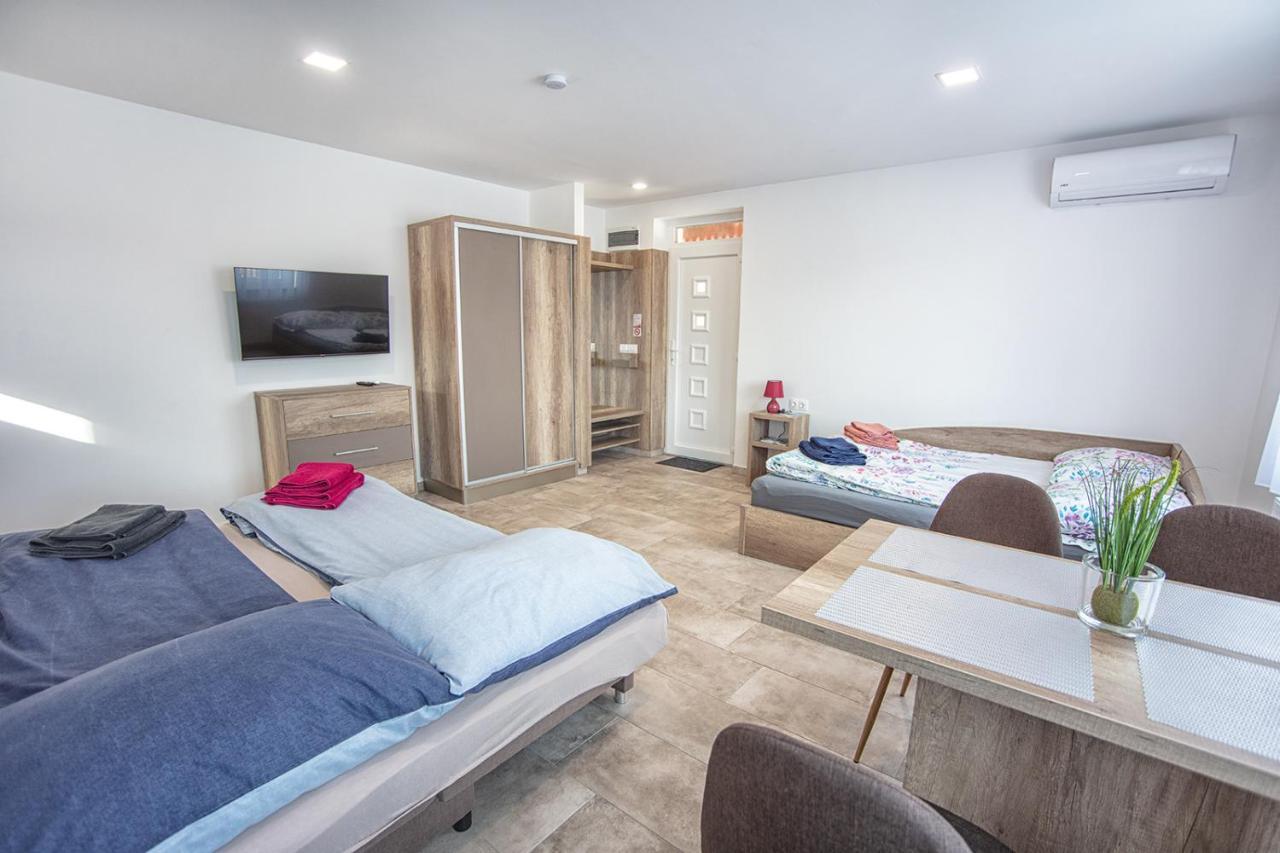 Mona Apartman Sárvár Kültér fotó